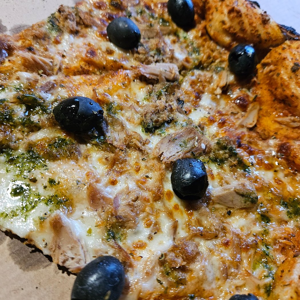 Pizza De La Place 3